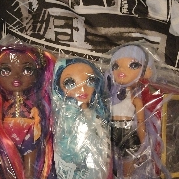 DOLLS - Picture 15 of 17